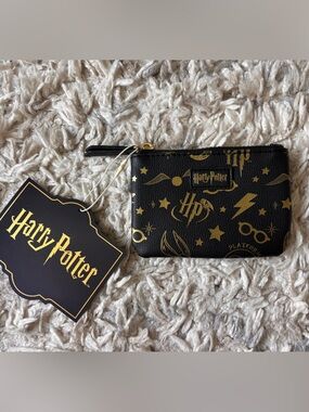 Warner Bros. Harry Potter Black & Gold Zip Pouch Primark Exclusive